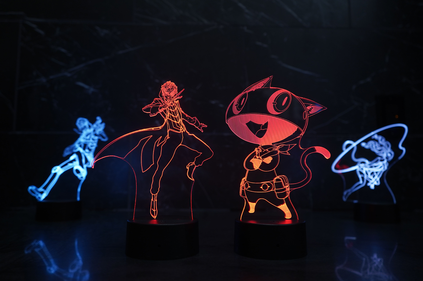 Persona 5 Phantom Thief Lamps Now Available; 16 Colors & More